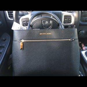 Michael Kors Black satchel in the style Hailee